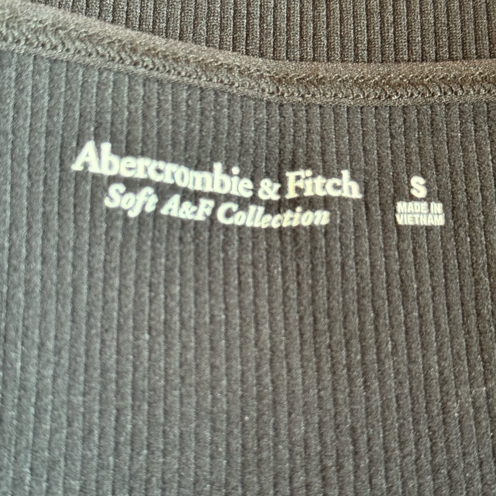 Abercrombie & Fitch Soft Halter Crop Top - Black, Size Small - Picture 3 of 3